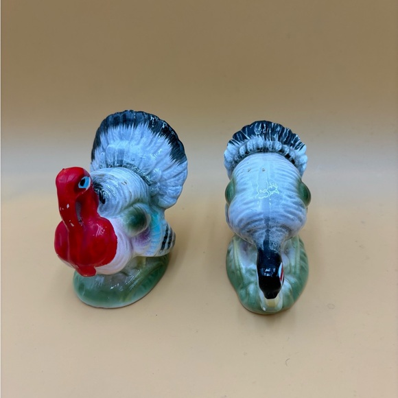 Vintage turkey salt and pepper shaker, Thanksgiving, fall - Picture 2 of 10